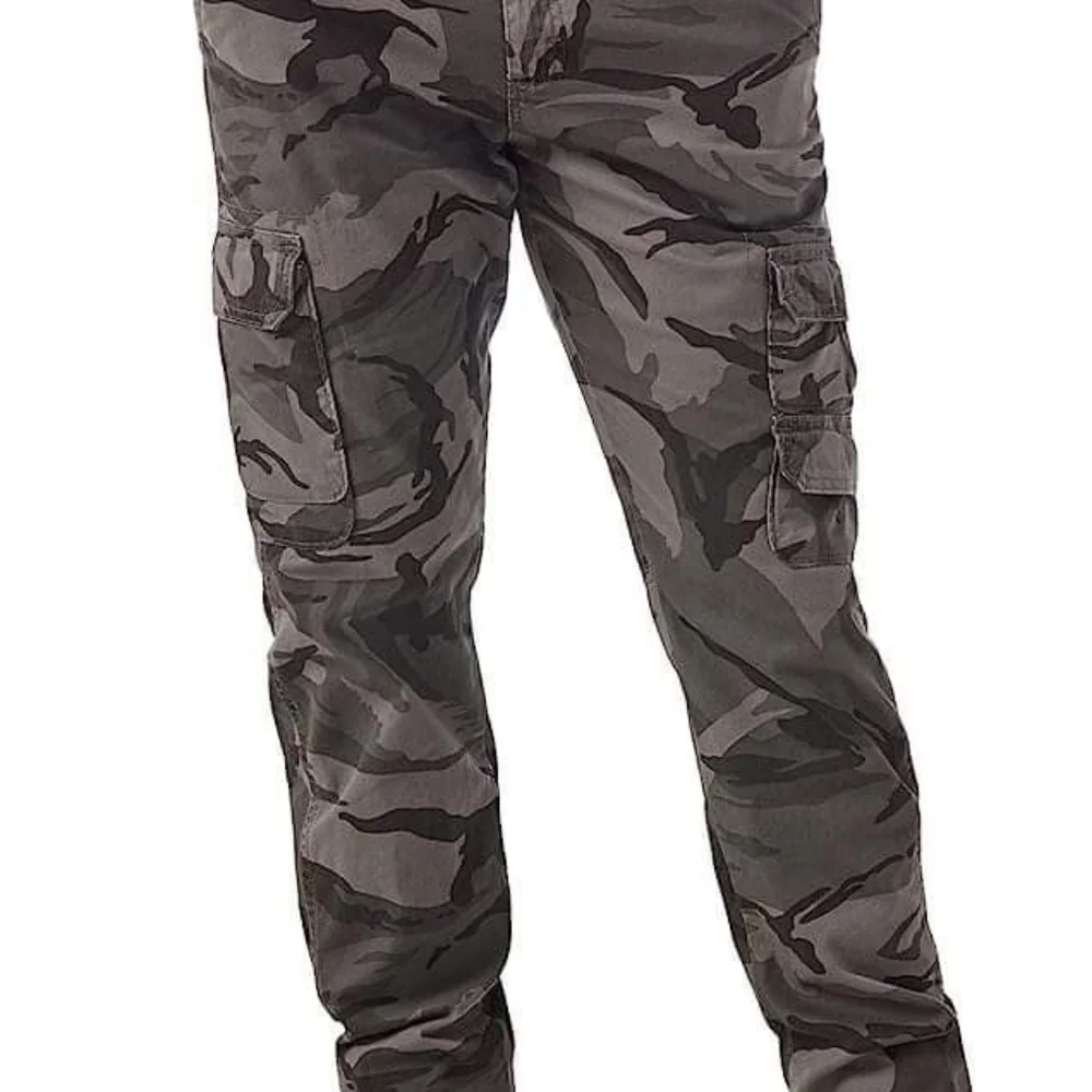 💢SOLD💢Men's CAMO Cargo Pants - Picture 1 of 11